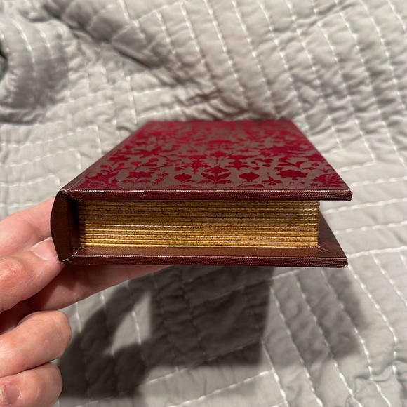 8 Vials of Herbs in Book Box - Picture 6 of 8